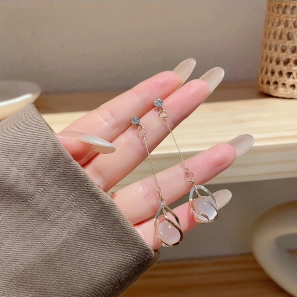 Elegant Silver Teardrop Earrings